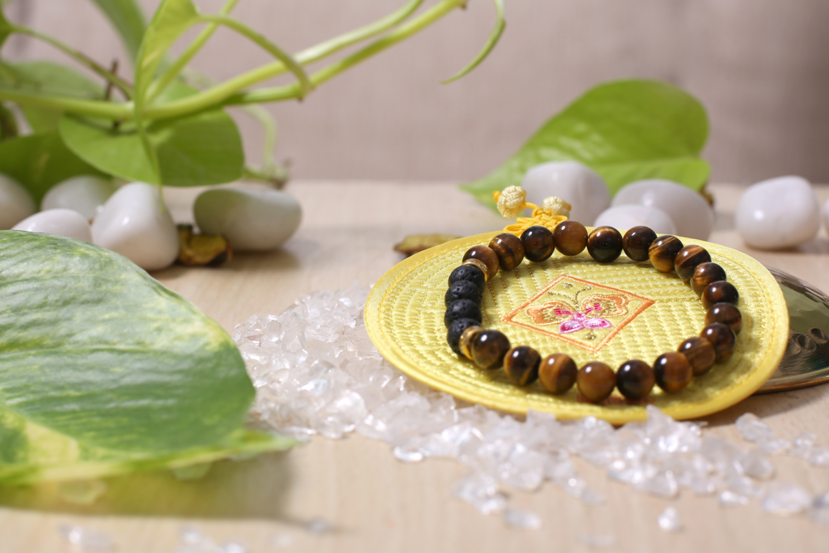 natural healing gemstone tiger eye with 4 beads lava bracelet